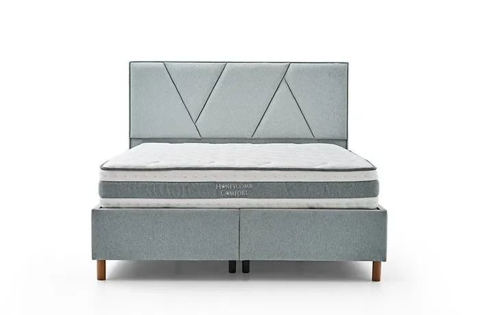 Arka planı dekupe bir yatak