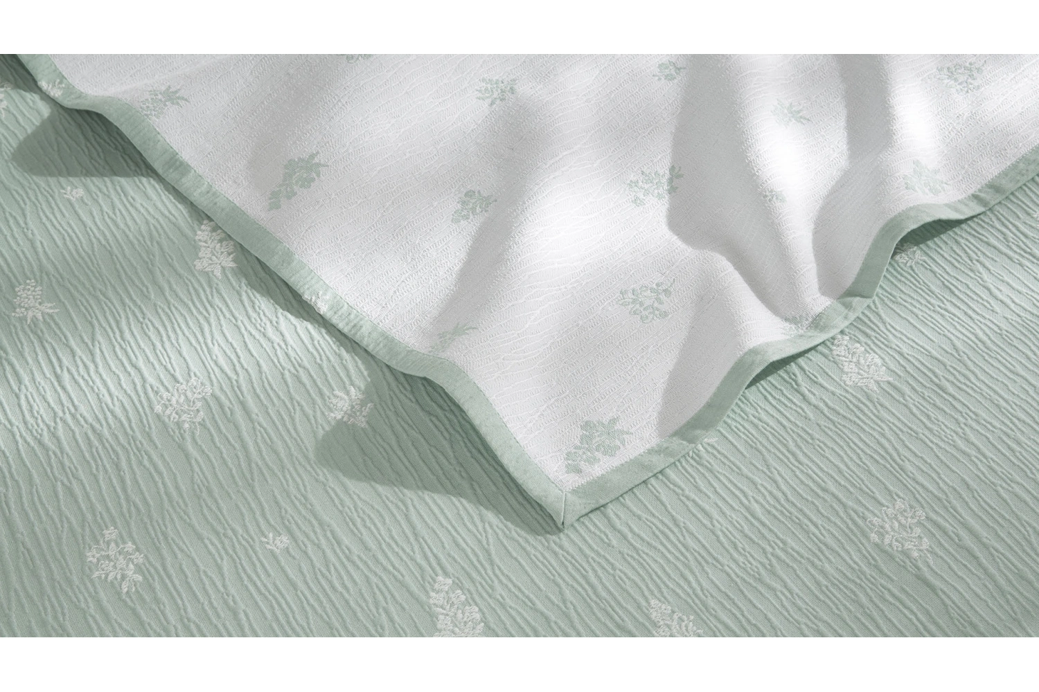 Lily Yatak Örtüsü