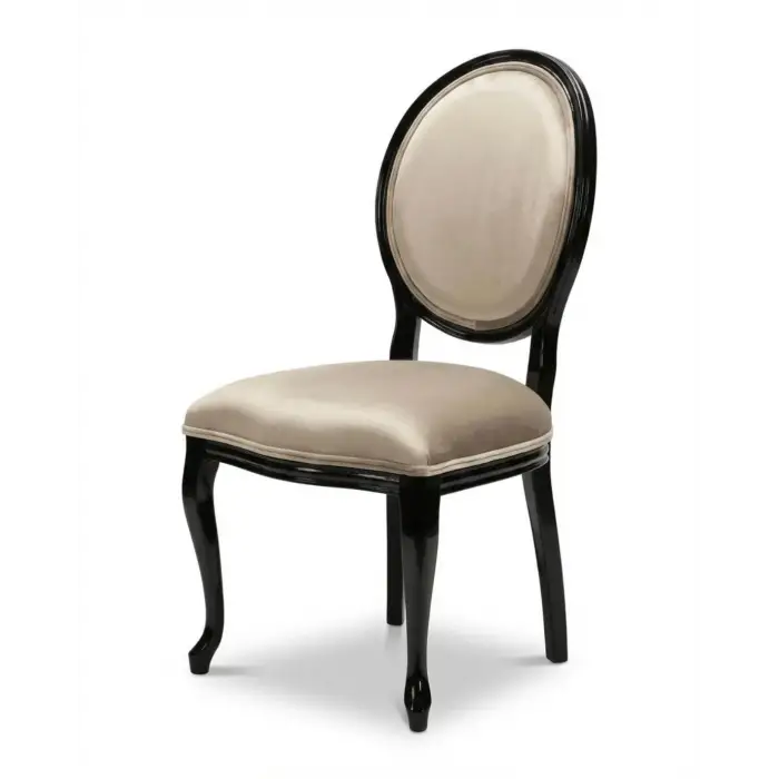 Madalyon Döşemeli Ahşap Sandalye - Siyah