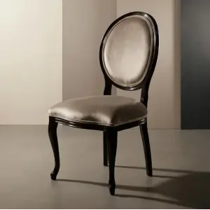 Madalyon Döşemeli Ahşap Sandalye - Siyah