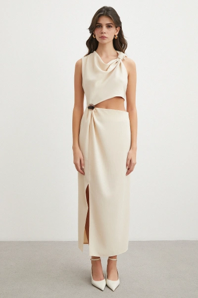 Drapeli Cut-Out Elbise