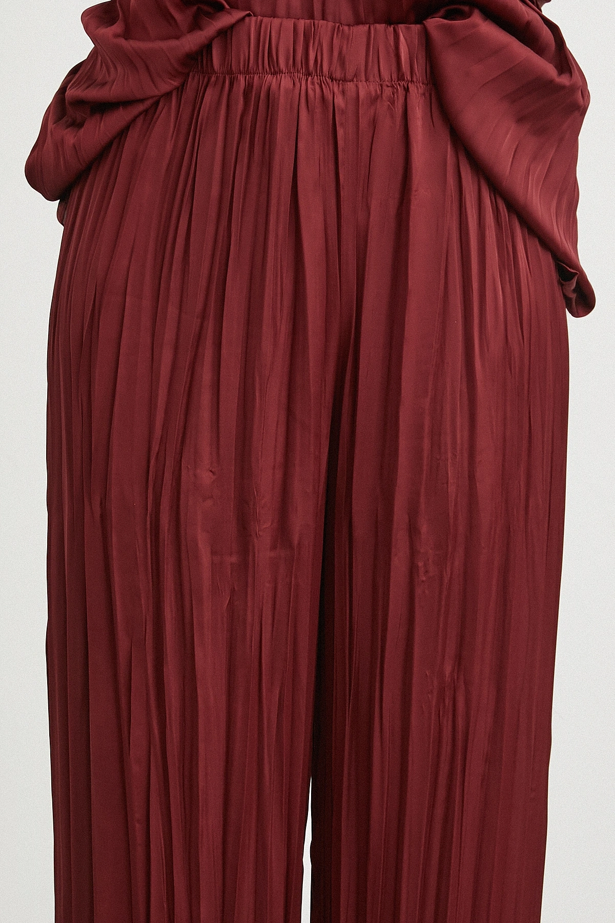 Mürdüm Pliseli Saten Pantolon