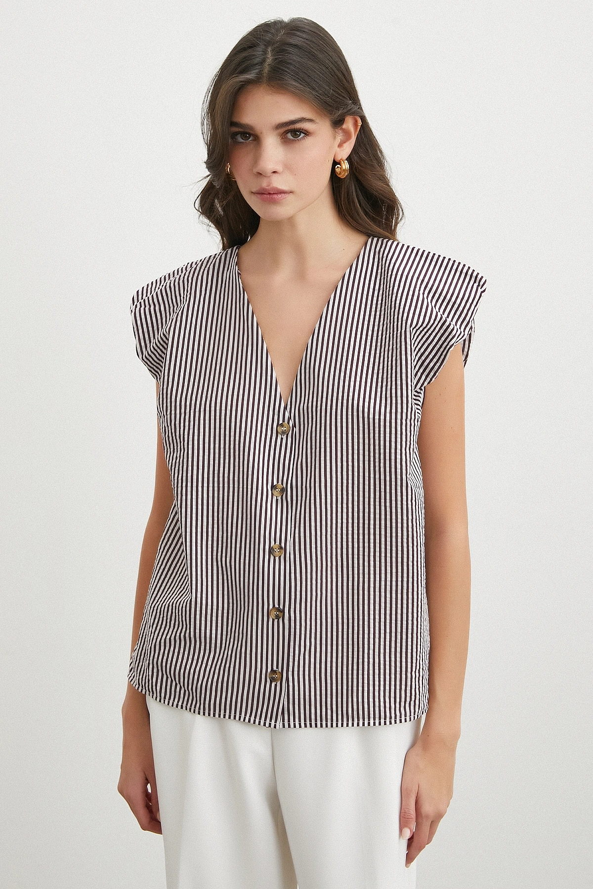 V Yaka Çizgili Vatkalı Kolsuz Bluz