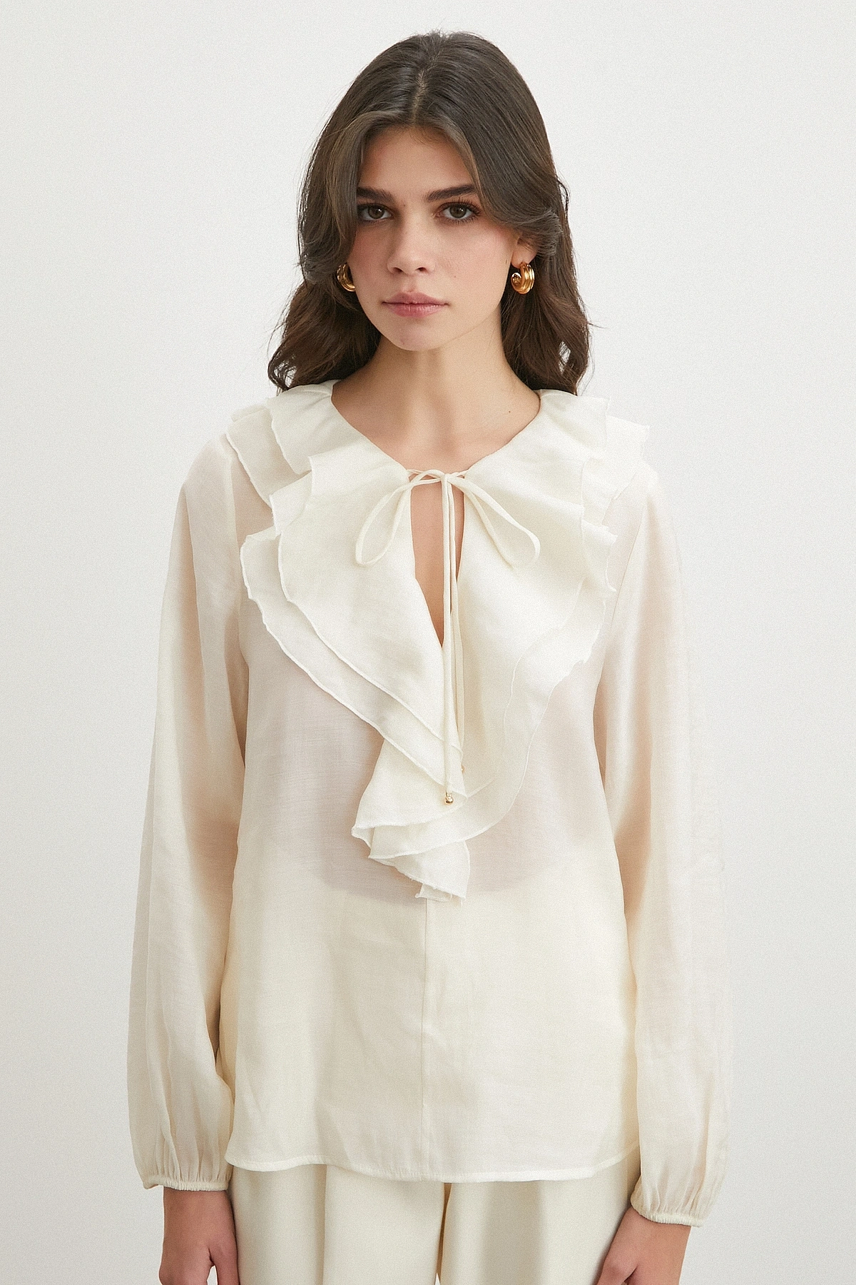 V Yaka Fırfır Detaylı Bağlamalı Bluz