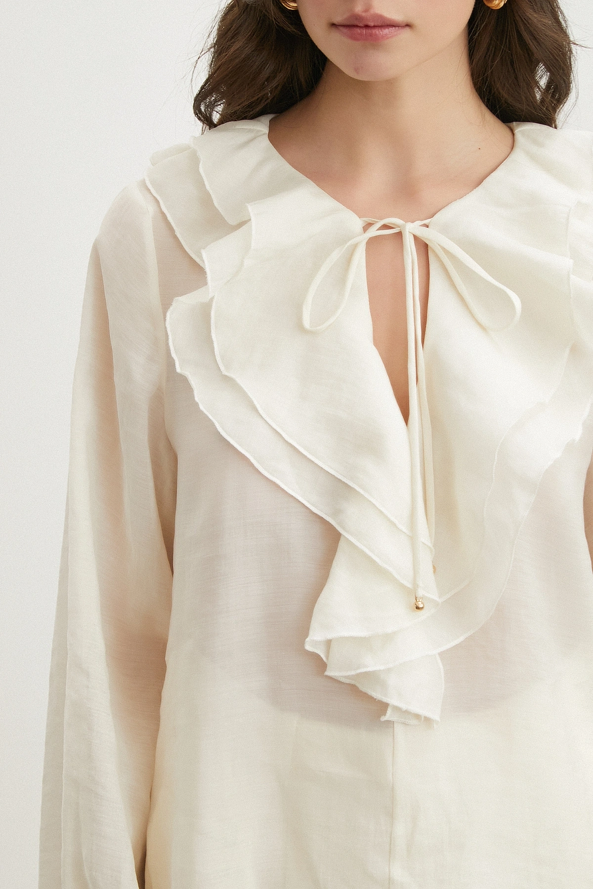 V Yaka Fırfır Detaylı Bağlamalı Bluz