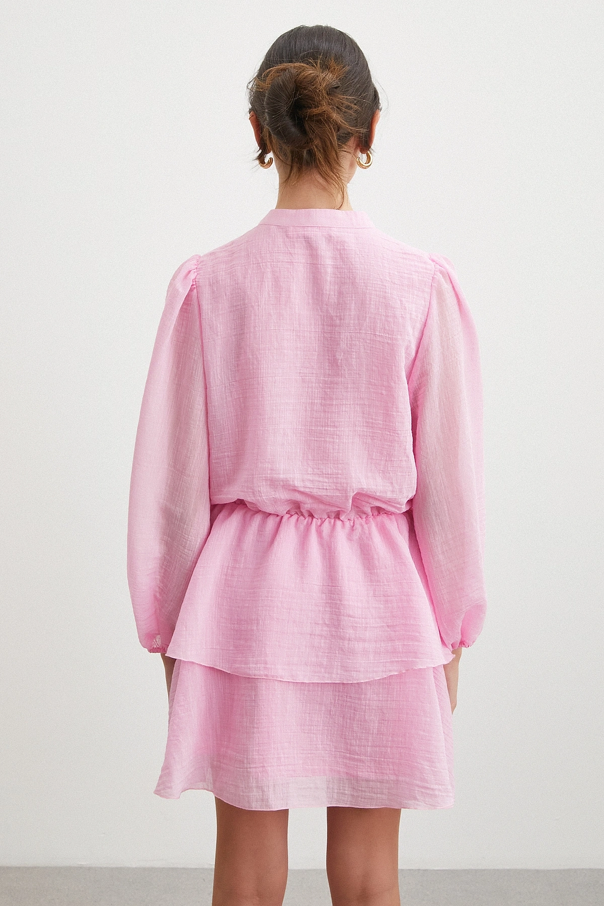 Uzun Kol Hakim Yaka Katlı Şifon Elbise