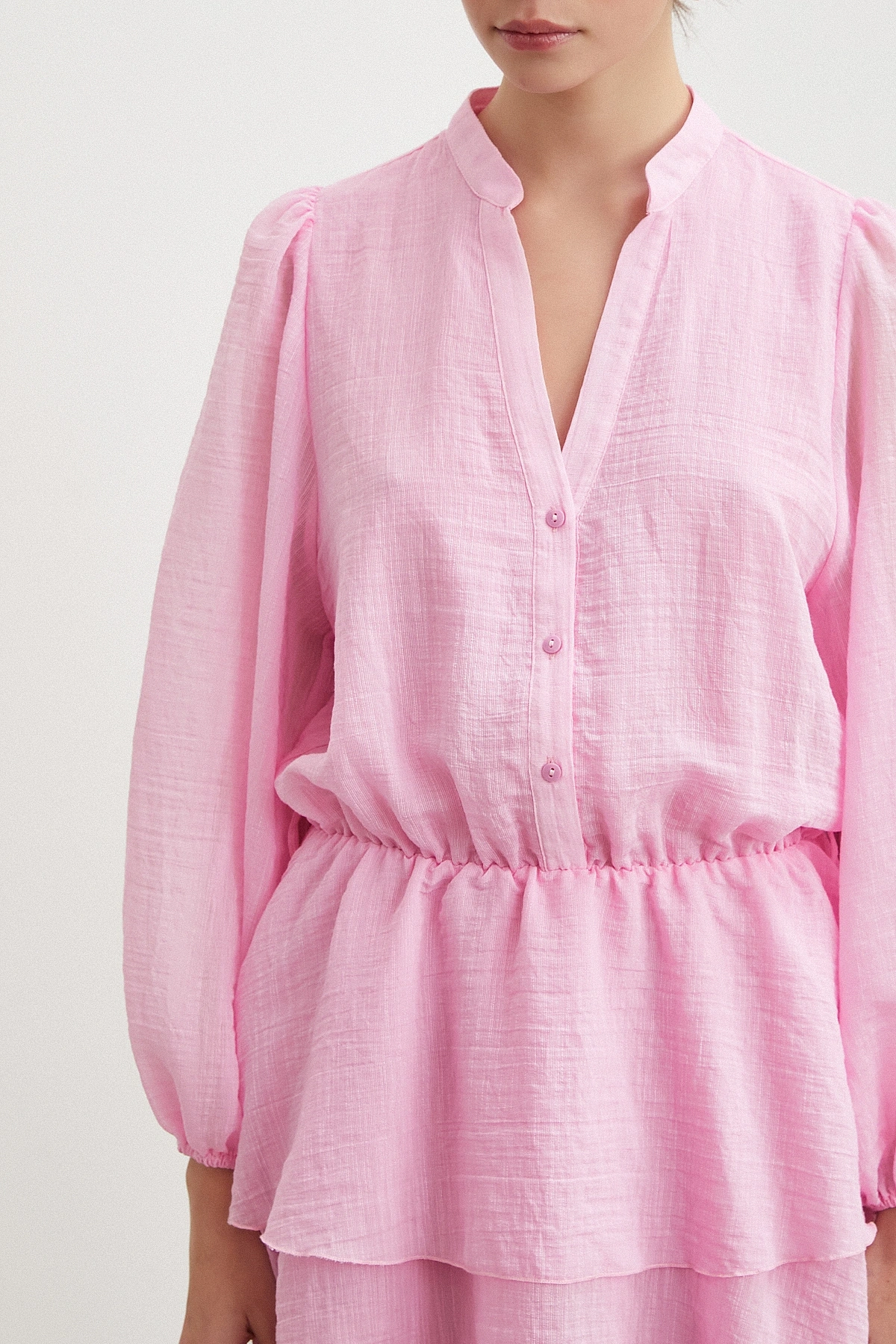 Uzun Kol Hakim Yaka Katlı Şifon Elbise