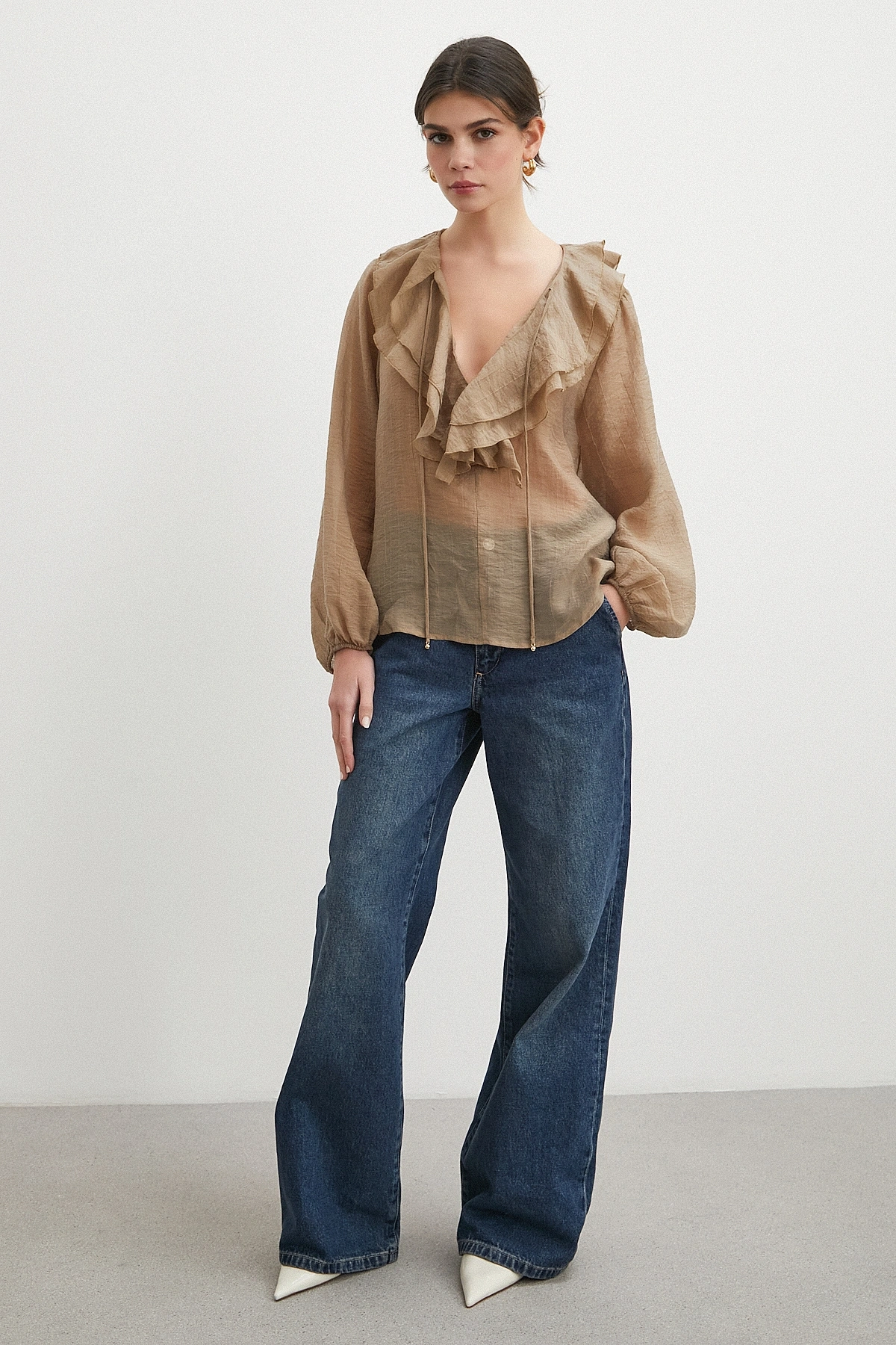 V Yaka Fırfır Detaylı Bağlamalı Bluz