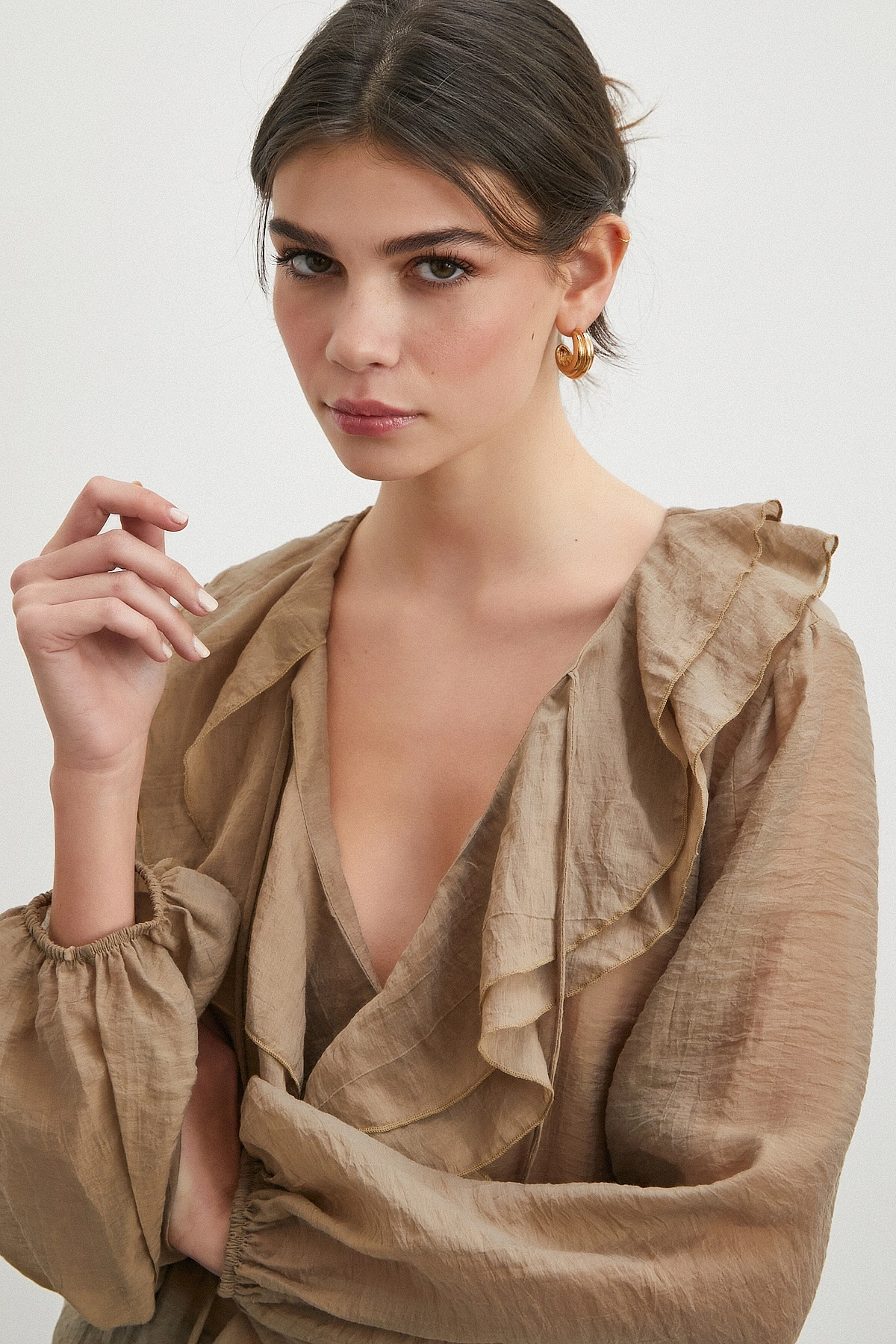 V Yaka Fırfır Detaylı Bağlamalı Bluz