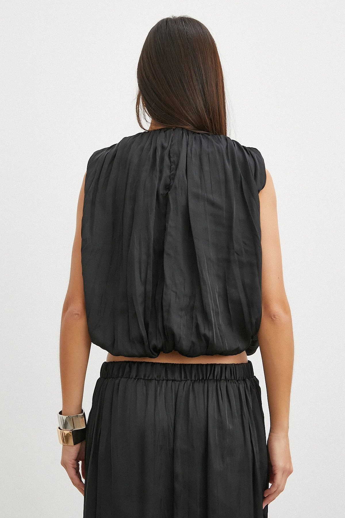 Pileli Kolsuz Crop Bluz