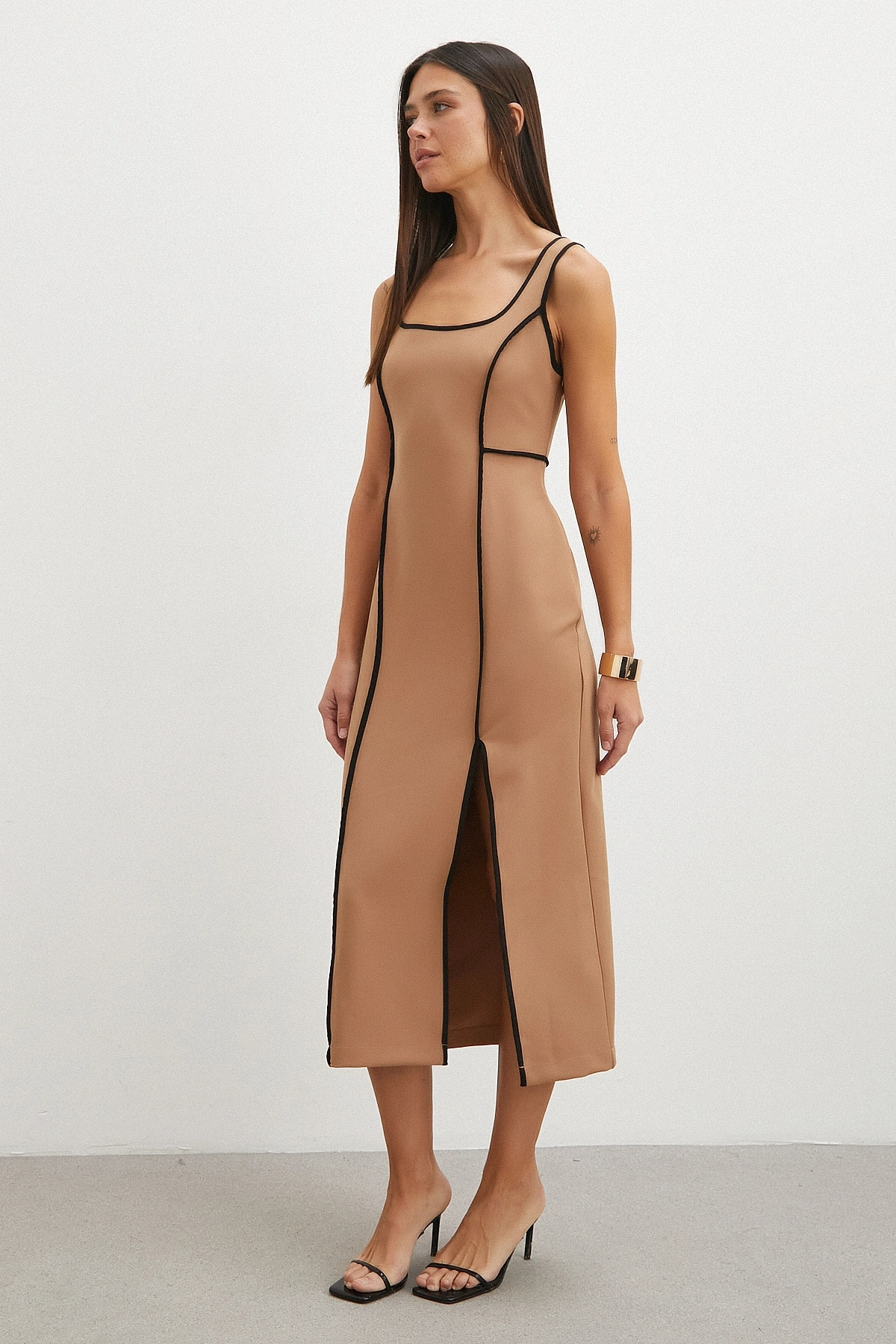 Şeritli Yırtmaç Detaylı Slip Dress