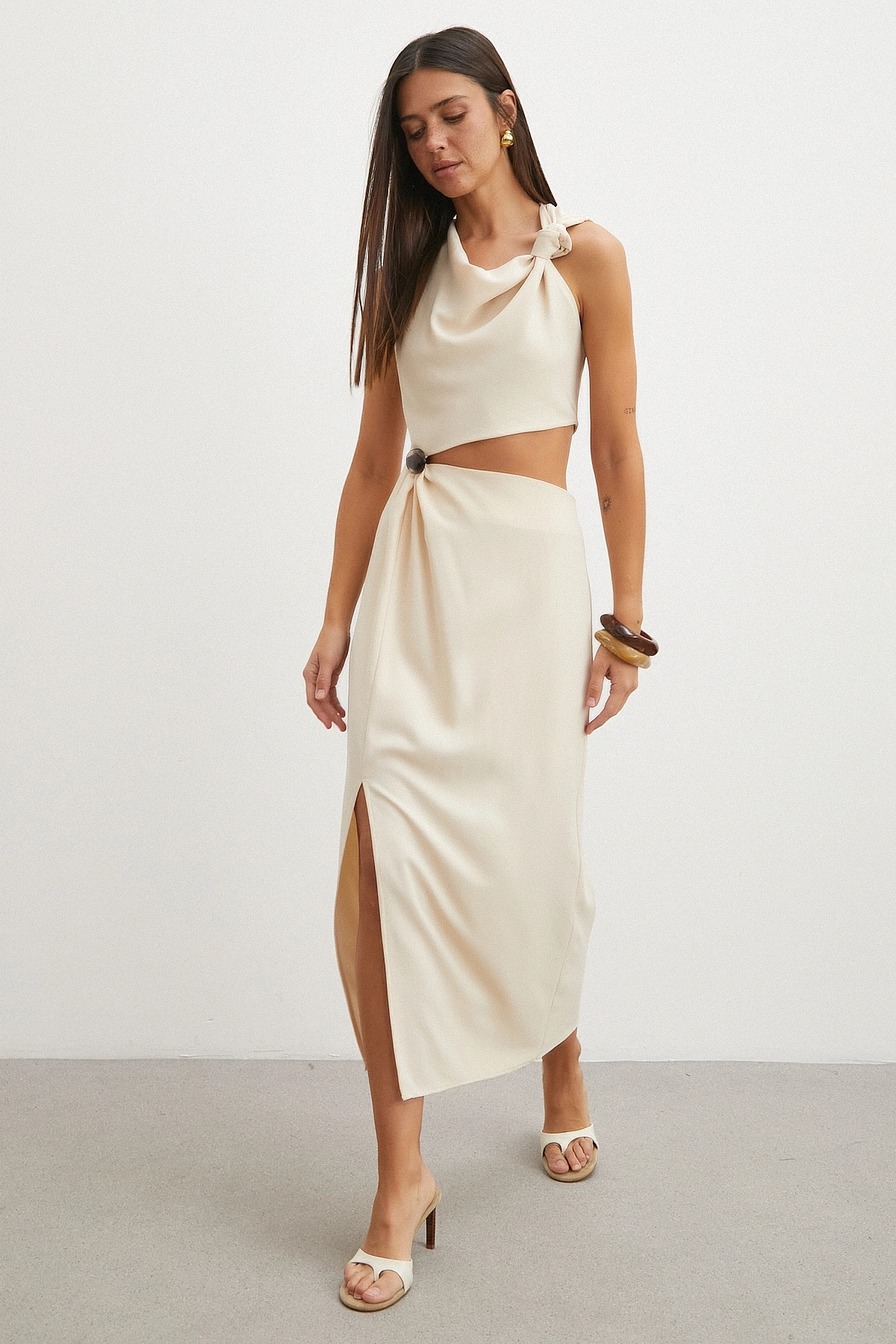 Drapeli Cut-Out Elbise