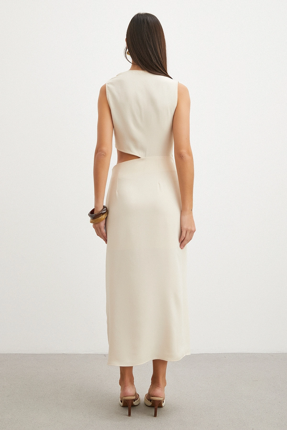 Drapeli Cut-Out Elbise