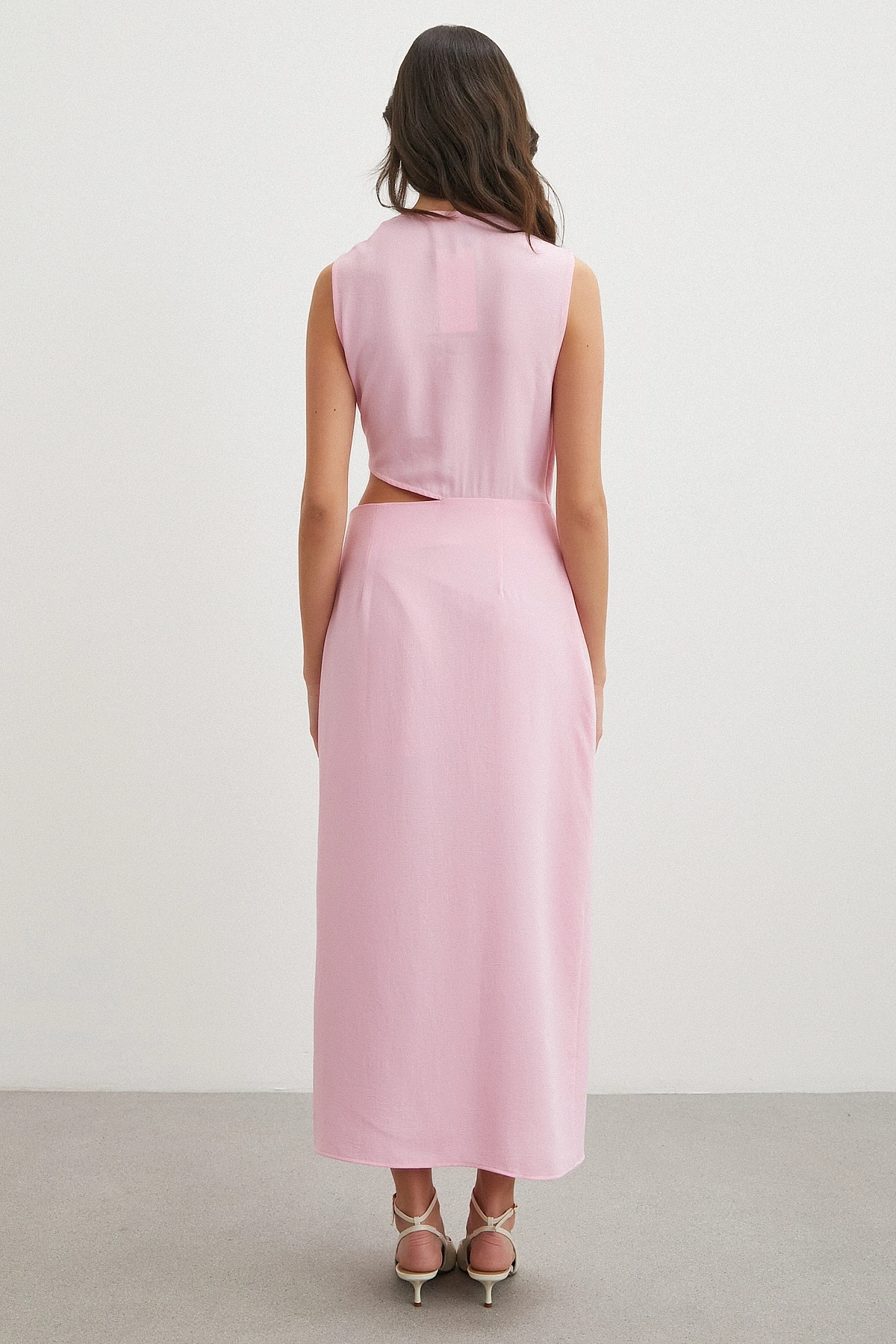 Drapeli Cut-Out Elbise