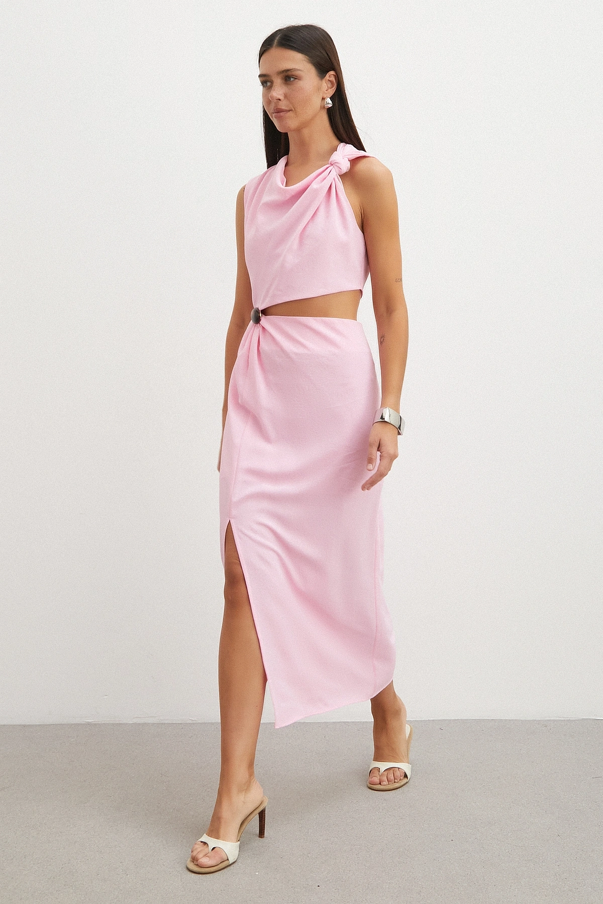 Drapeli Cut-Out Elbise