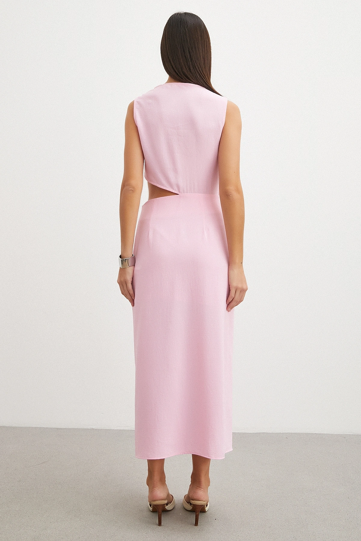 Drapeli Cut-Out Elbise
