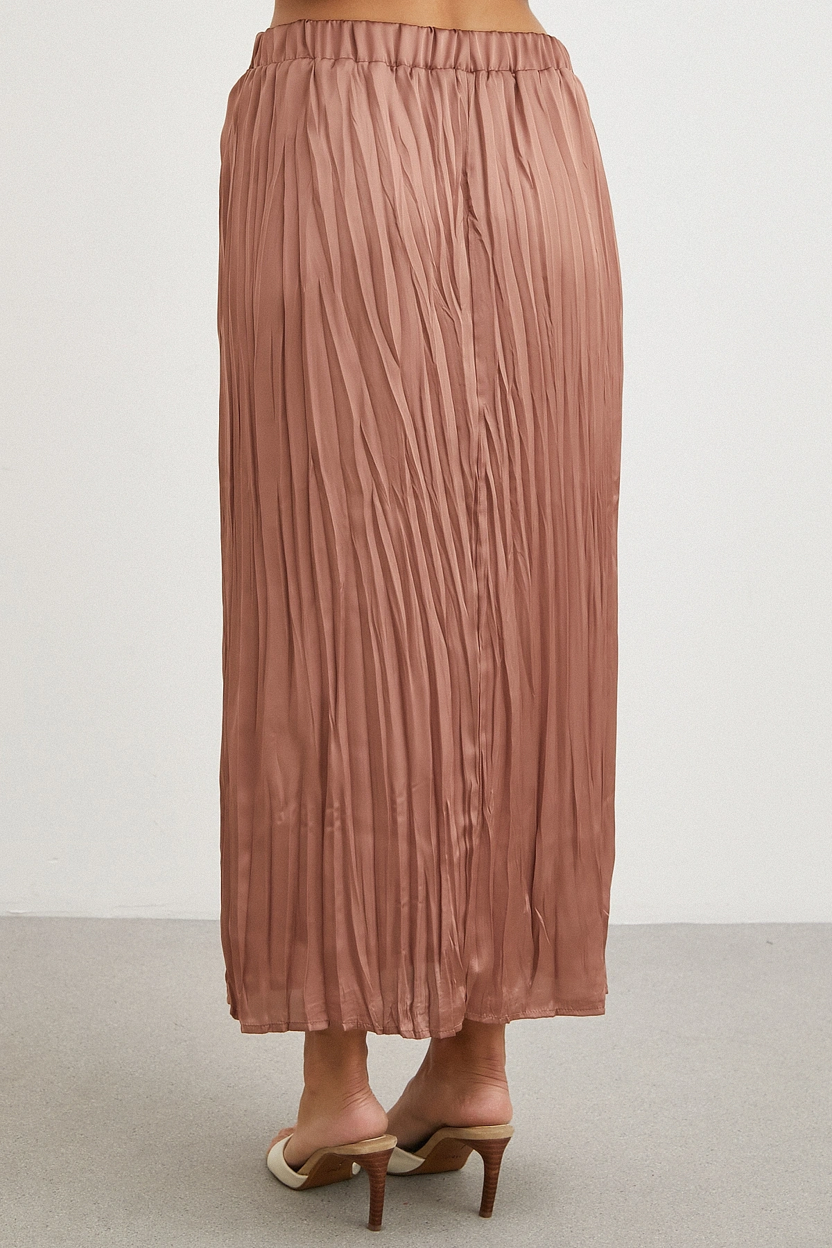 Flowy Pleated Maxi Etek