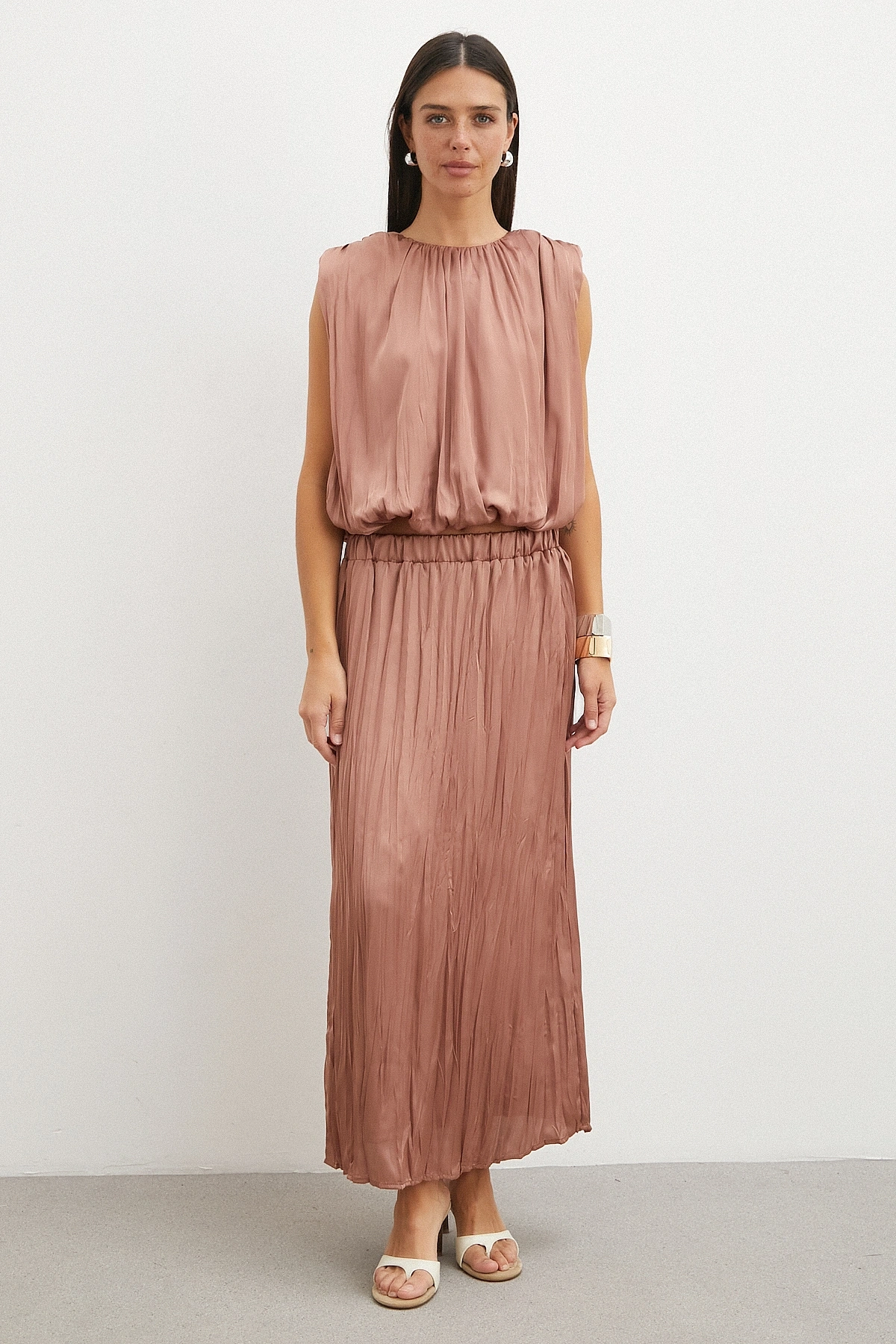 Flowy Pleated Maxi Etek