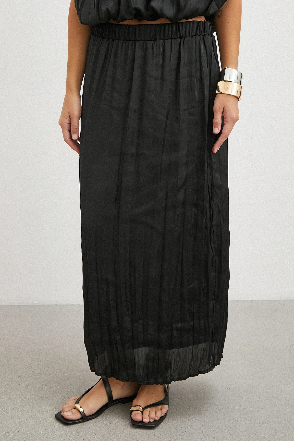 Flowy Pleated Maxi Etek