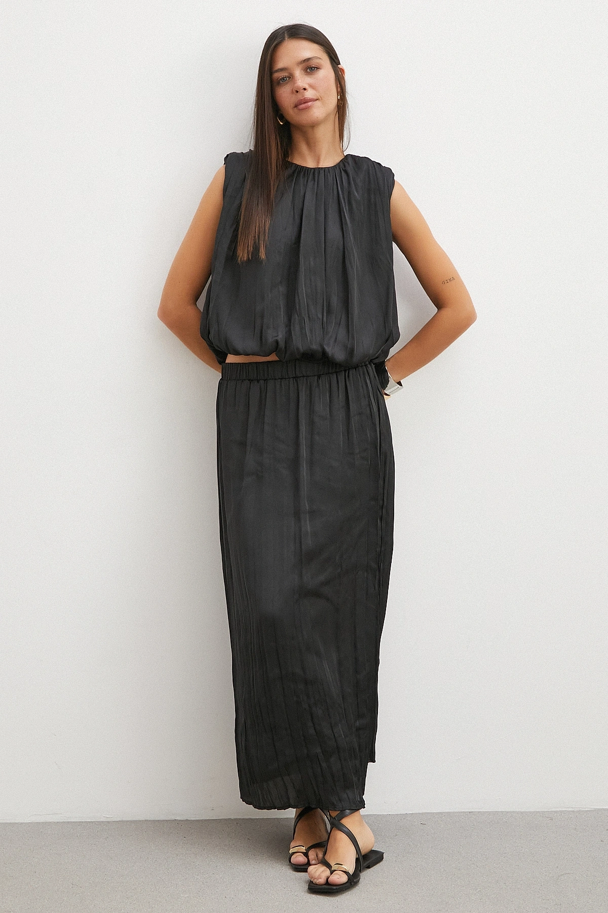 Flowy Pleated Maxi Etek
