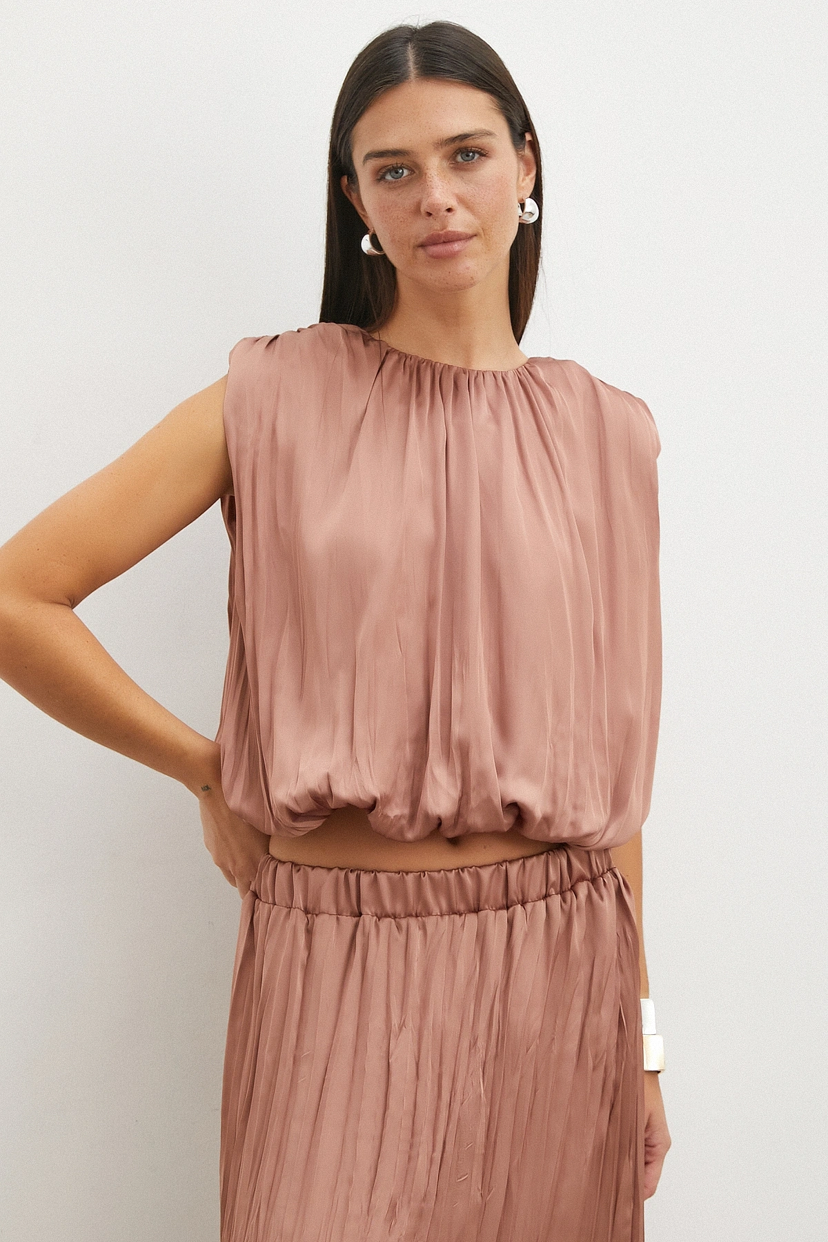 Pileli Kolsuz Crop Bluz
