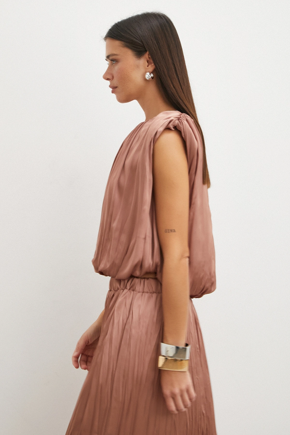 Pileli Kolsuz Crop Bluz