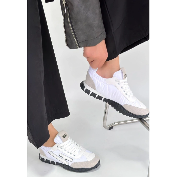 Huer Beyaz Nubuk Bağcıklı Spor Ayakkabı