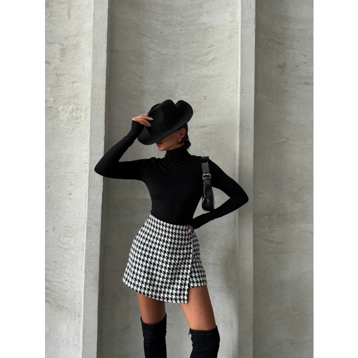 İki düğmeli kaz ayağı desen ch kumaş şort etek siyahbeyaz h26414