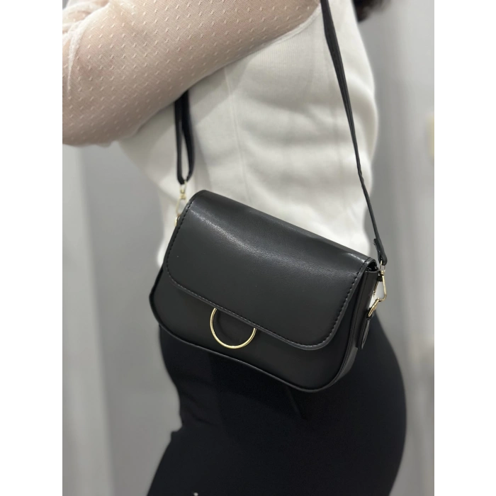 Siyah cilt mossi çanta