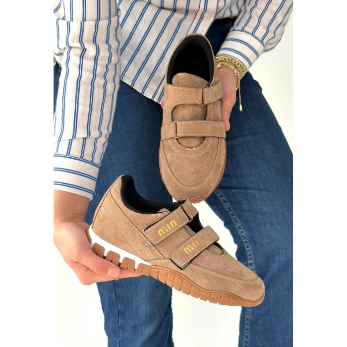 Tunga Bej Süet Cırt Cırtlı Spor Ayakkabı