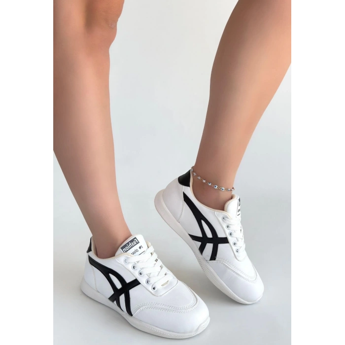 Zlay Beyaz Cilt Siyah Detaylı Bağcıklı Spor Ayakkabı