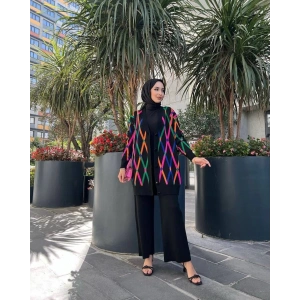 Hırkalı ikili takım çok renkli triko siyah