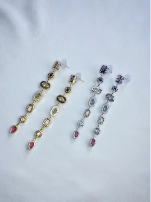 9lu Renkli Taşlı Küpe