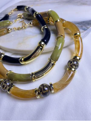 Gold Detaylı Renkli Akrilik Kolye