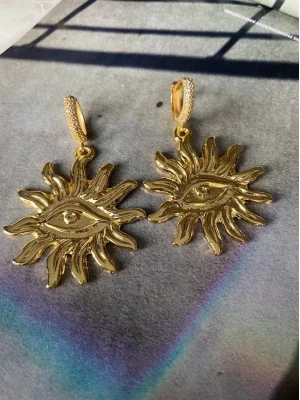 Güneş Formlu Topçuklu Küpe