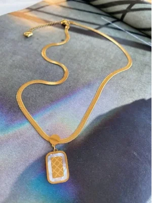 İthal Zİncirli ,İnci Kakmalı Çelik Kolye