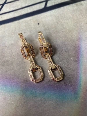 Serenay Köşeli Küpe