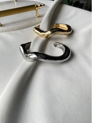 Marka İnce Dalga Formlu Bileklik