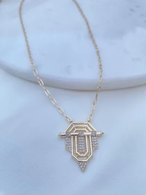 Marka uçlamalı Kolye