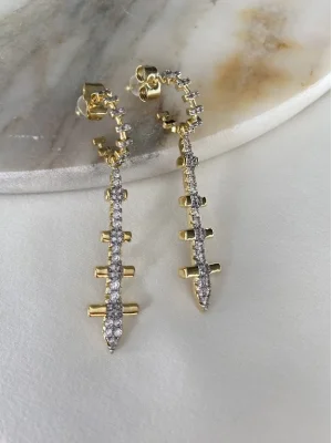 Marka Zirkon Taş Detaylı Küpe