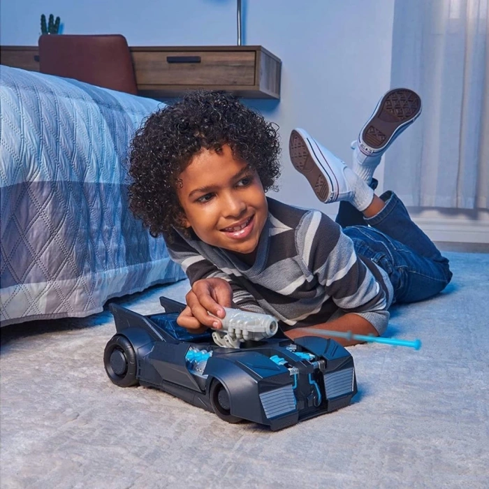 BFS  037676 DC Comics Tech Defender Batmobil -Spinmaster