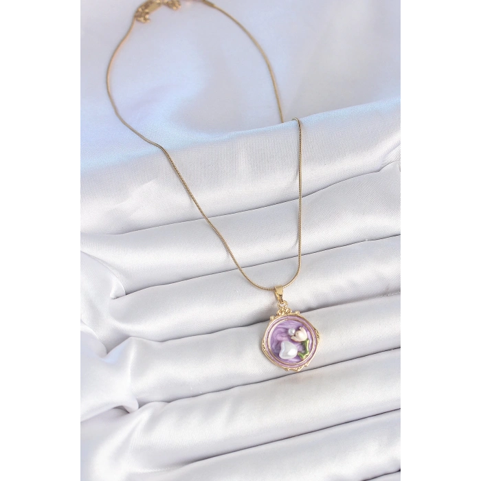 BFS 316L Çelik Gold Renk Zincir Mor Mineli İncili Çiçek İşlemeli Portre Model Kadın Kolye