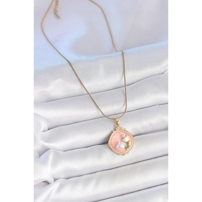 BFS 316L Çelik Gold Renk Zincir Pembe Mineli İncili Çiçek İşlemeli Portre Model Kadın Kolye