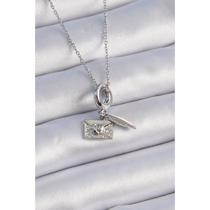 BFS 316L Çelik Gümüş Renk Kalp Detay Mektup Figür Charm Model Kadın Kolye