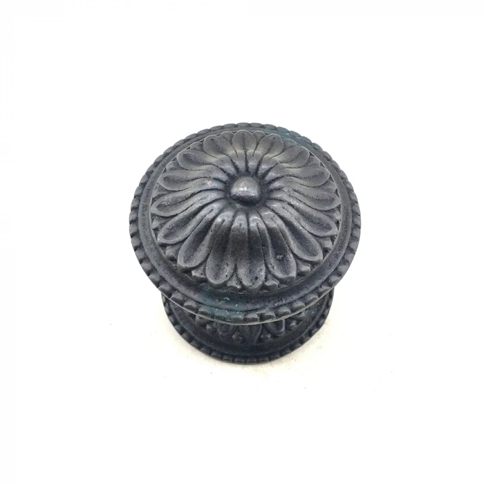 BFS Antika Tarz Dekoratif Pirinç Papatya Kapı Babası - 73mm, Oksit