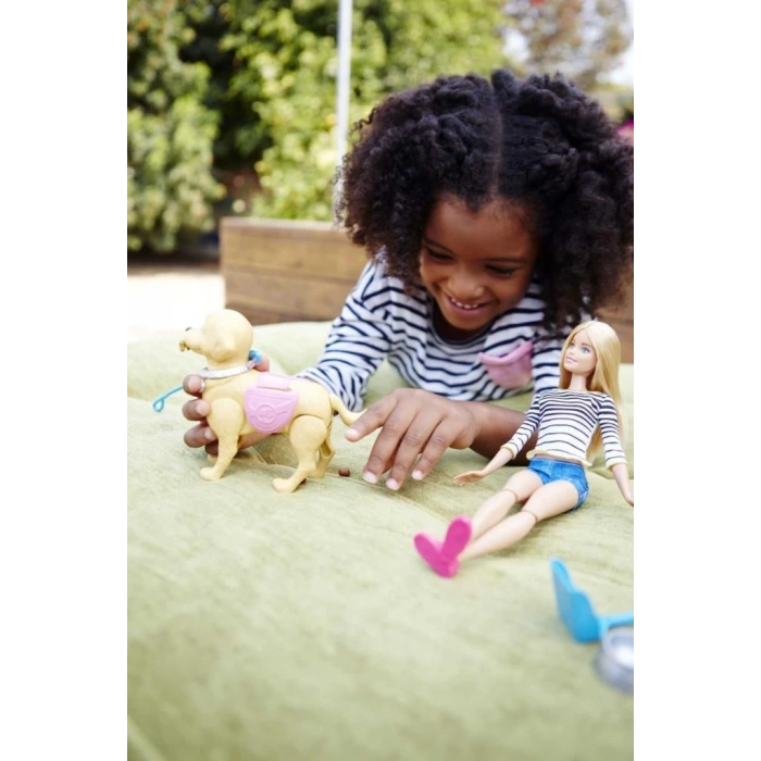 BFS  DWJ68 Barbie ve Köpeği Tuvalet Eğitiminde