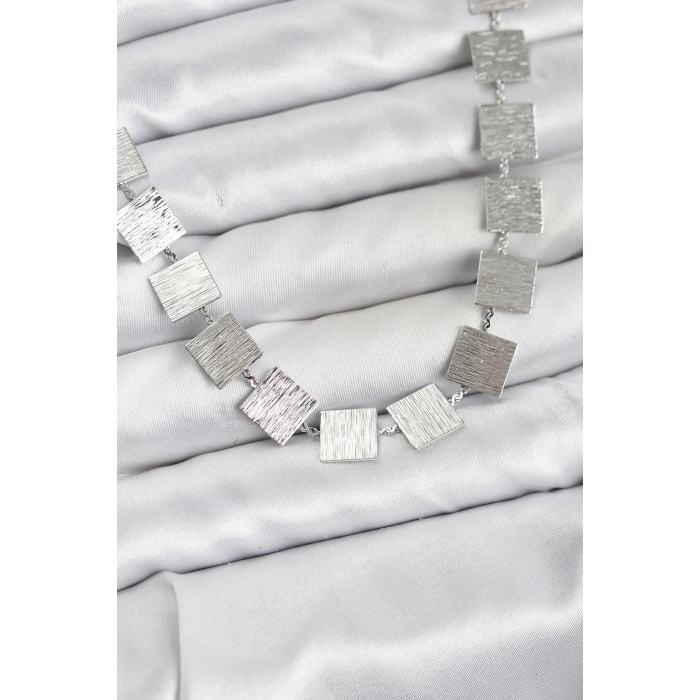 BFS Kare Plaka Model Gümüş Renk Kadın Kolye