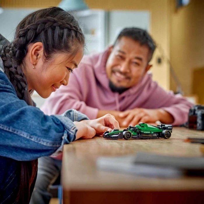 BFS  LEGO Speed Champions Aston Martin Aramco F1 AMR24 Yarış Arabası