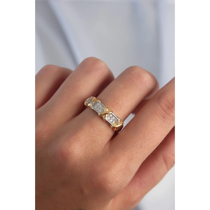 BFS Pirinç Ayarlamalı Gümüş Renk Zirkon Taşlı XOXO Model Yüzük