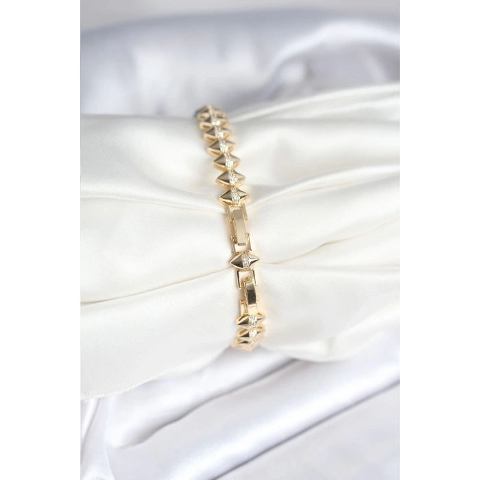 BFS Pirinç Gold Renk Zirkon Taşlı Baklava Model Kadın Bileklik